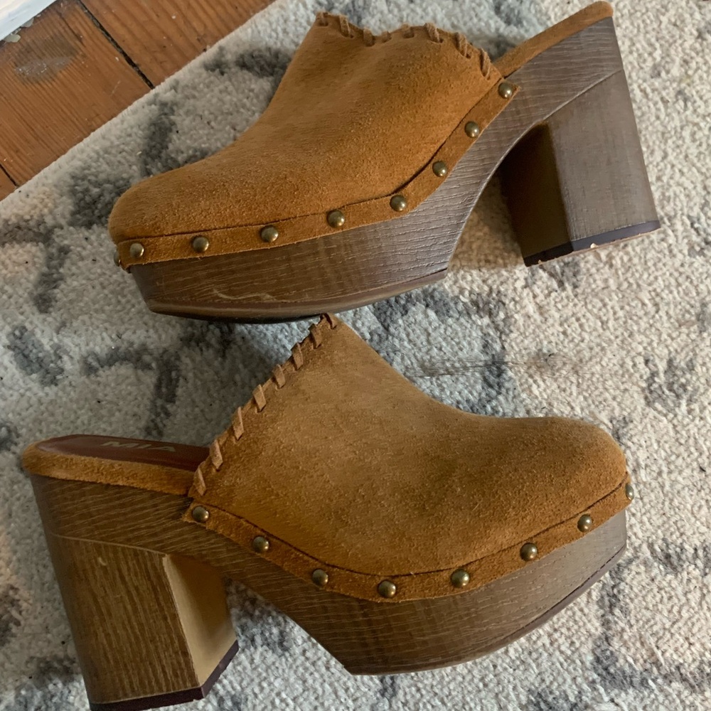 MIA clogs in honey brown size 8
